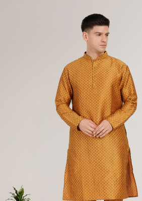 Larwa Men Self Design Straight Kurta(Gold)