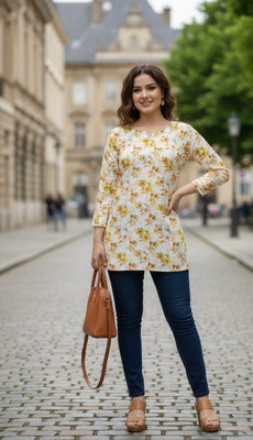 AATEXTILES Women Floral Print Straight Kurta(Yellow)