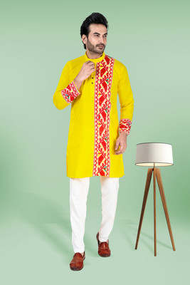 SANANDA STORE Men Self Design Straight Kurta(Yellow)
