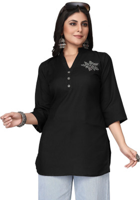 RUDRA TIMES Women Self Design A-line Kurta(Black)