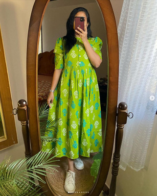 HRDAYA Women Woven Design Flared Kurta(Green)