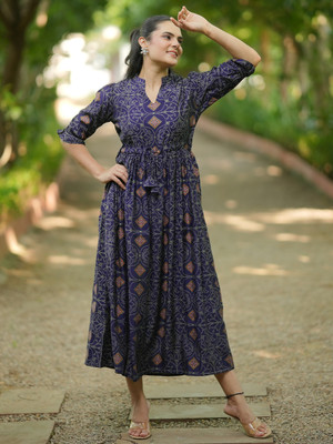 LIBAS Women Solid Straight Kurta(Blue)