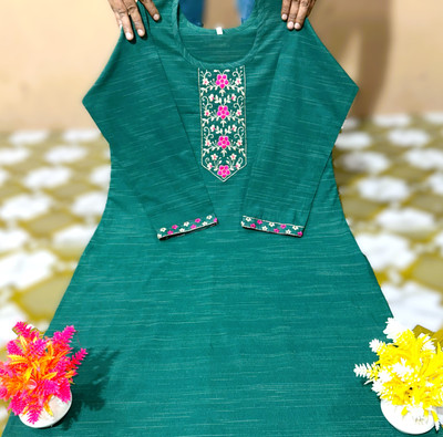 AuzaSho Collection Women Self Design Straight Kurta(Green)