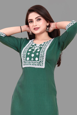 HARISH TEXTILE Women Embroidered A-line Kurta(Green)