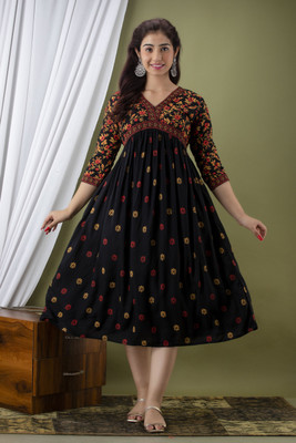 GLORIOUS Women Floral Print Anarkali Kurta(Black)