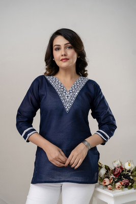 VIRANCHI Women Embroidered, Solid Straight Kurta(Multicolor)