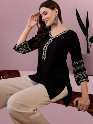aziino Women Floral Print A-line Kurta(Black)