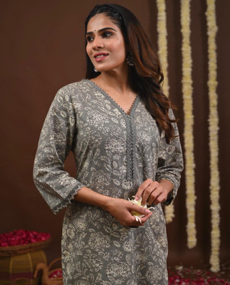SIMKA FASHION Women Floral Print A-line Kurta(Grey)