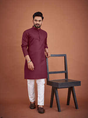 Svatantra Men Solid Straight Kurta(Maroon)
