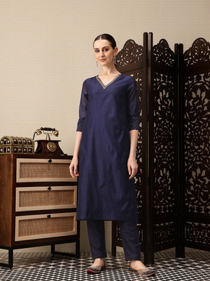 House of Pataudi Women Solid Straight Kurta(Blue)