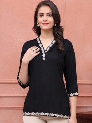 Mahira's Comfort Women Embroidered A-line Kurta(Black)