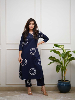KYRA FASHION Women Printed, Geometric Print Straight Kurta(Dark Blue)