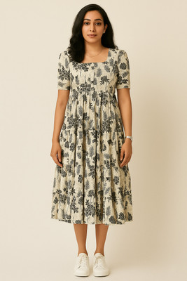 DA DESI ART Women Printed, Floral Print Flared Kurta(White)