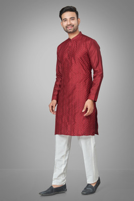 JUGG JUGG JEEYO Men Self Design Straight Kurta(Red)