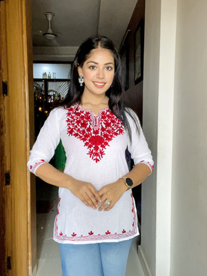 Weathrcreations Women Embroidered Straight Kurta(White)