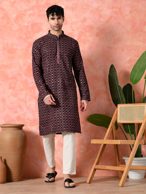 7 GEN Men Embellished Straight Kurta(Black)