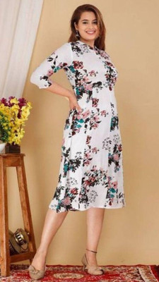 Tejal Textile Women Embroidered Anarkali Kurta(White)