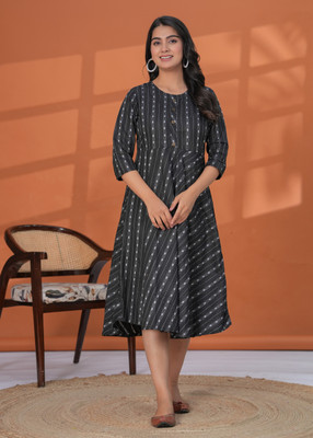 Vaali Women Printed Flared Kurta(Black)