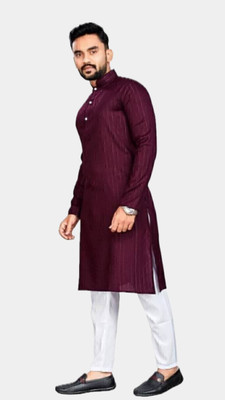 VINAARI Men Solid A-line Kurta(Maroon)