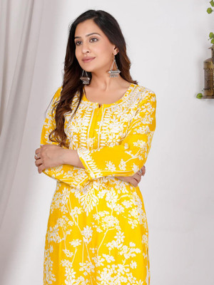 MADEEHA CHIKAN Women Embroidered, Floral Print Straight Kurta(Green)
