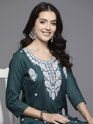 Indo Era Women Chikan Embroidery Straight Kurta(Green)