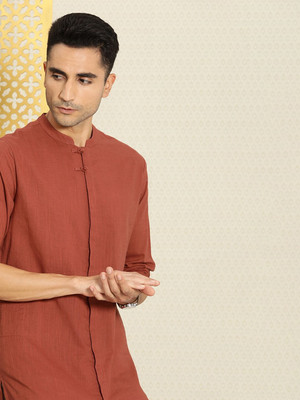 House of Pataudi Men Striped Asymmetric Kurta(Red)
