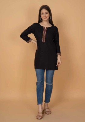 MF ERA Women Solid Straight Kurta(Black)