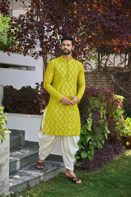 See Designs Men Embellished Straight Kurta(Green)