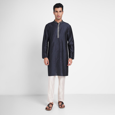 Indus Route by Pantaloons Men Solid Straight Kurta(Blue)