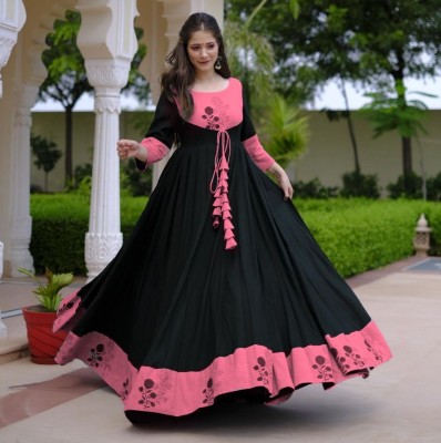 SEAKART Women Printed Gown Kurta(Pink, Black)