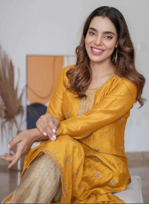 KurtiKriti Women Embroidered Straight Kurta(Yellow)