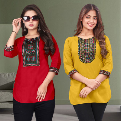 FSR Women Embroidered Straight Kurta(Multicolor)