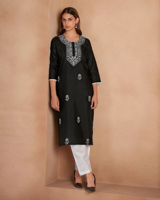 DRESOUL Women Embroidered Straight Kurta(Black)