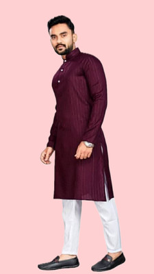 VINAARI Men Solid A-line Kurta(Maroon)