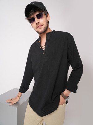 VASTRADO Men Self Design Straight Kurta(Black)