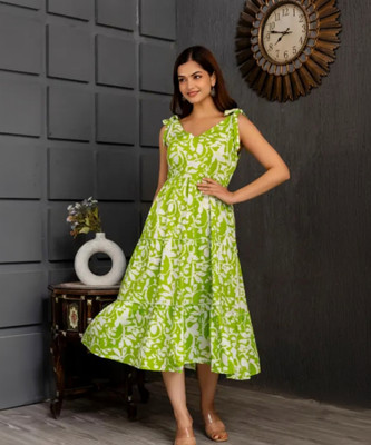 Demirner Women Printed Flared Kurta(Green)