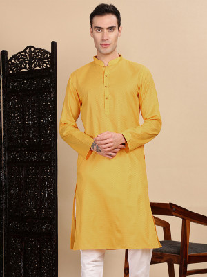 House of Pataudi Men Geometric Print Straight Kurta(Yellow)