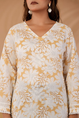 Yavastrah Women Floral Print Straight Kurta(Yellow, White)