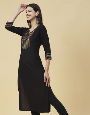 Samah Women Printed, Geometric Print Straight Kurta(Black)
