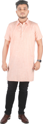 DRESSED UP DIVAS Men Solid Straight Kurta(Orange)