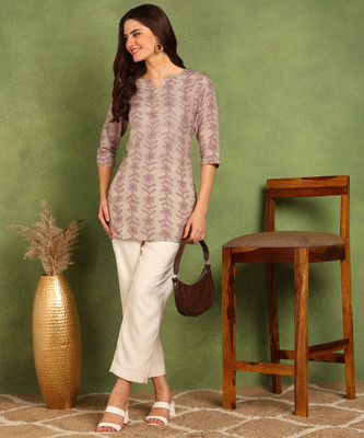 DSK STUDIO Women Floral Print Straight Kurta(Maroon)