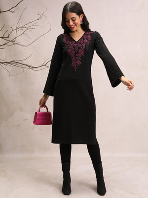 Vishudh Women Solid Straight Kurta(Black)