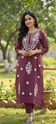 ZEHRACHIKAN Women Embroidered Straight Kurta(Maroon)