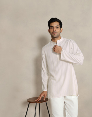 Fabindia Men Solid Straight Kurta(White)