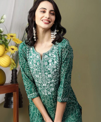 Wawlooks Women Printed, Embroidered Straight Kurta(Green)