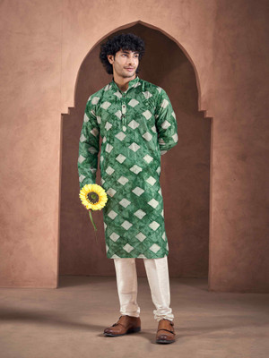 Vardha Men Printed Trail Cut Kurta(Green)