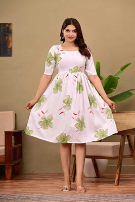 Shree mangalam creation Women Floral Print Gown Kurta(White)