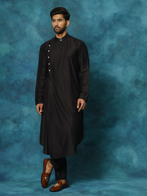 VASTRAMAY Men Solid Asymmetric Kurta(Black)