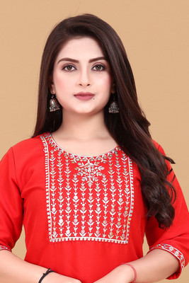 RIDDHI COLLECTION MALL Women Embroidered A-line Kurta(Red)