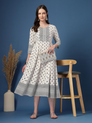 Daevish Women Printed A-line Kurta(White)